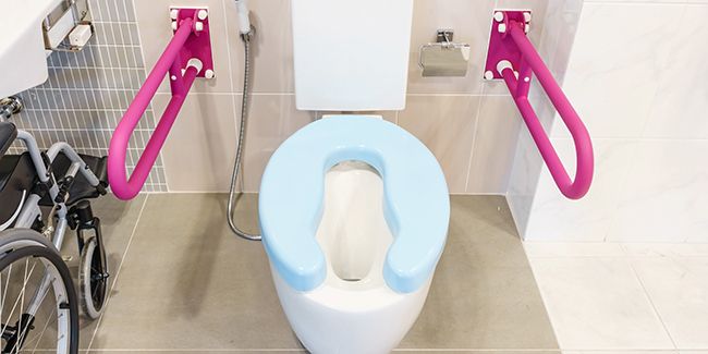 Aménager les toilettes pour le confort des seniors