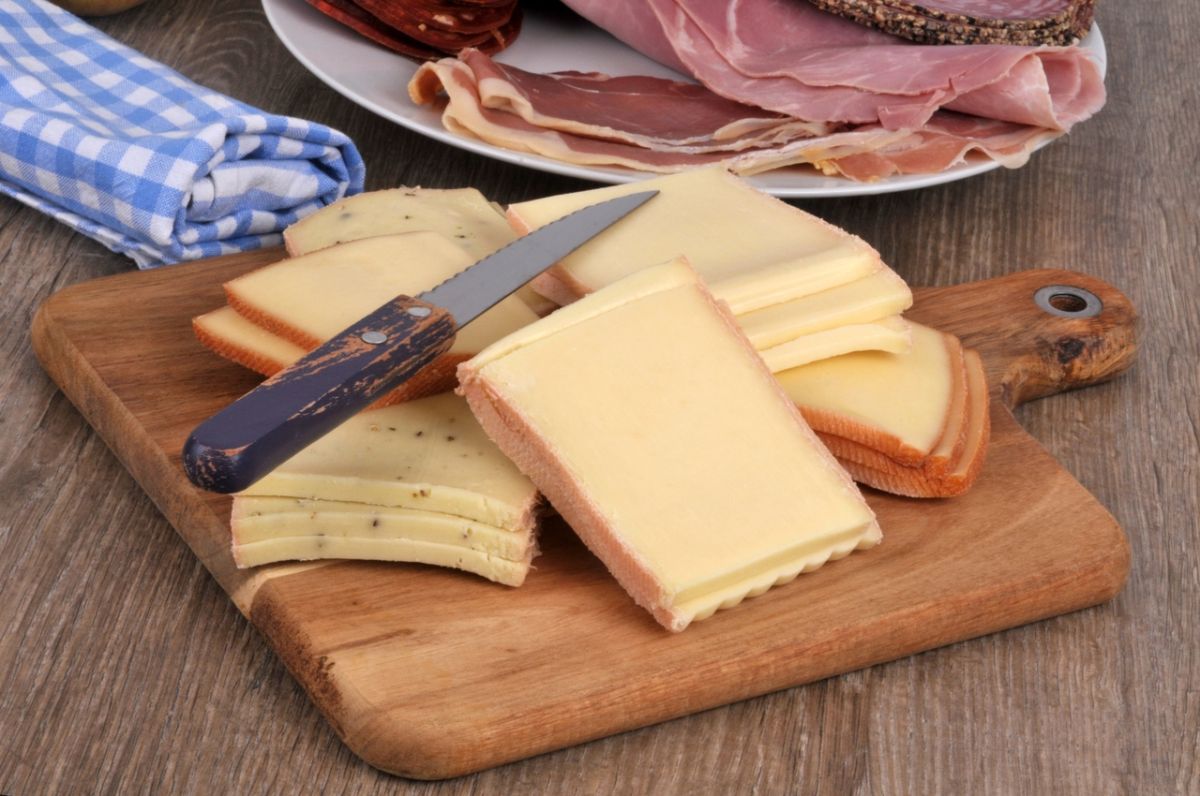 Alerte aux fromages : Ne consommez pas ces 3 marques de raclette en France