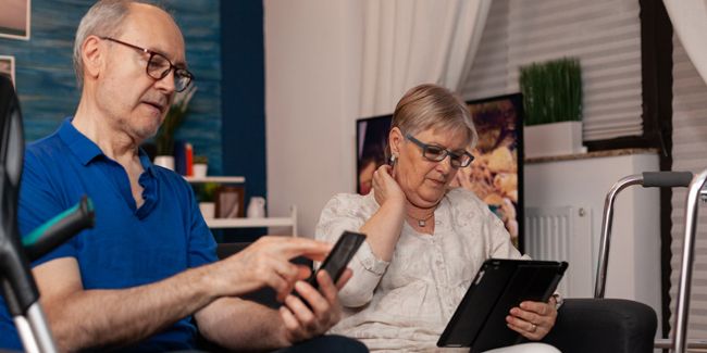 Est-il cher de bien vieillir chez soi ? Évaluons le coût annuel