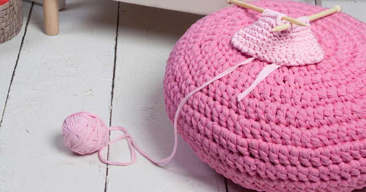 Le charme d'un pouf au crochet : un accessoire incontournable