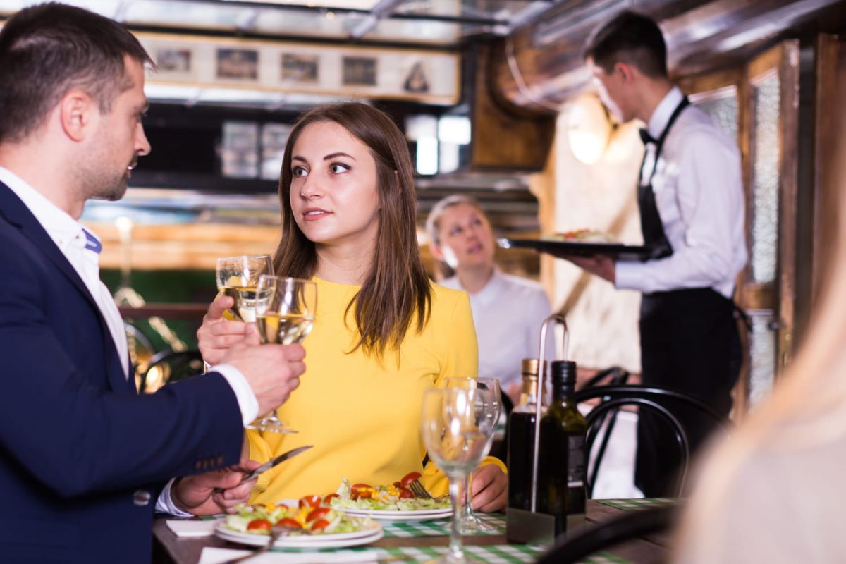 l'incroyable faux pas à éviter à table qui peut ruiner vos repas