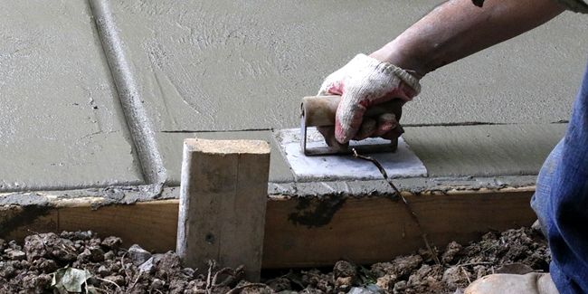 Guide pratique pour couler une dalle en béton facilement