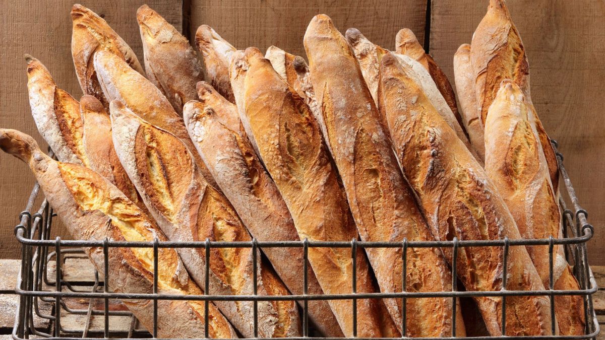 Baguette à 29 centimes : un coup dur pour les boulangers ou une aide au pouvoir d'achat ?