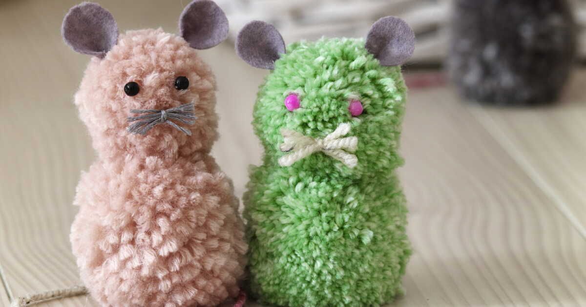 Le charme des souris en pompons : une tendance artisanale à adopter