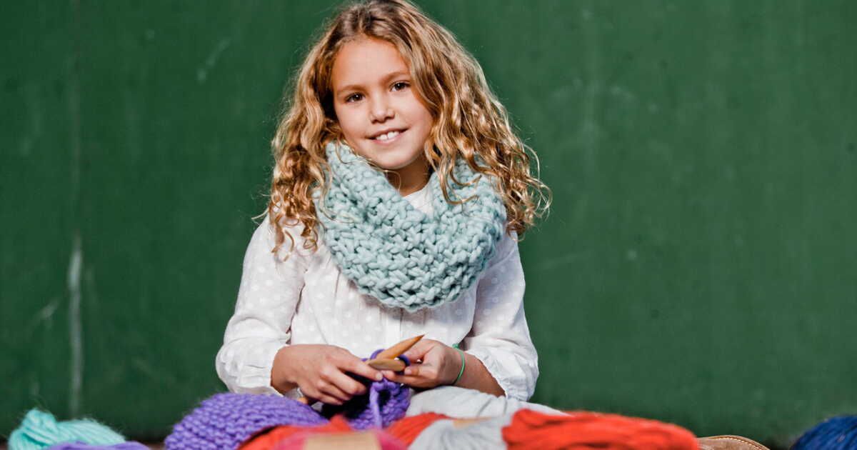 Apprenez à tricoter un snood pour enfant avec We are knitters
