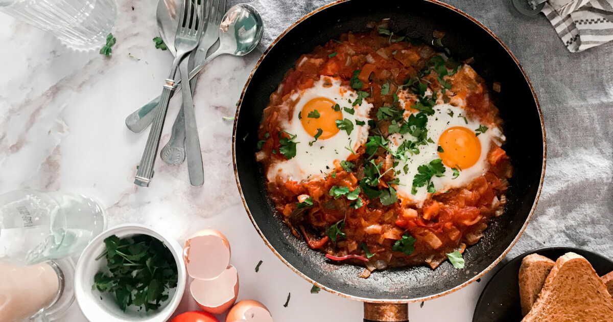 Chakchouka à la saucisse : un régal rapide à découvrir