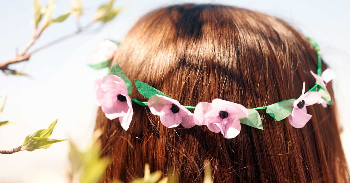 L'élégance d'une couronne de fleurs en papier de soie