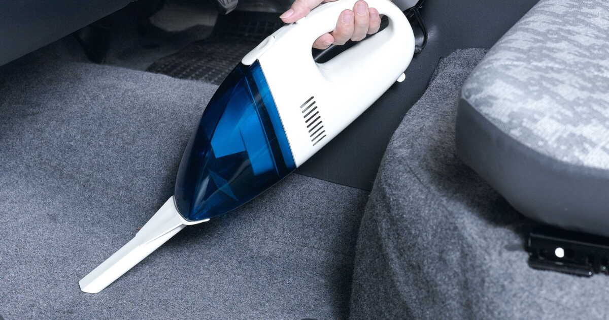 la méthode ingénieuse pour nettoyer les interstices de votre voiture
