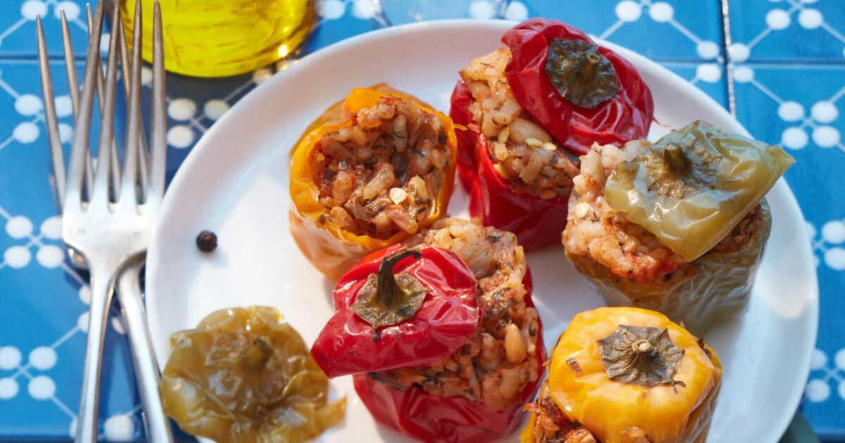 Des poivrons farcis au riz et pignons, un délice à savourer