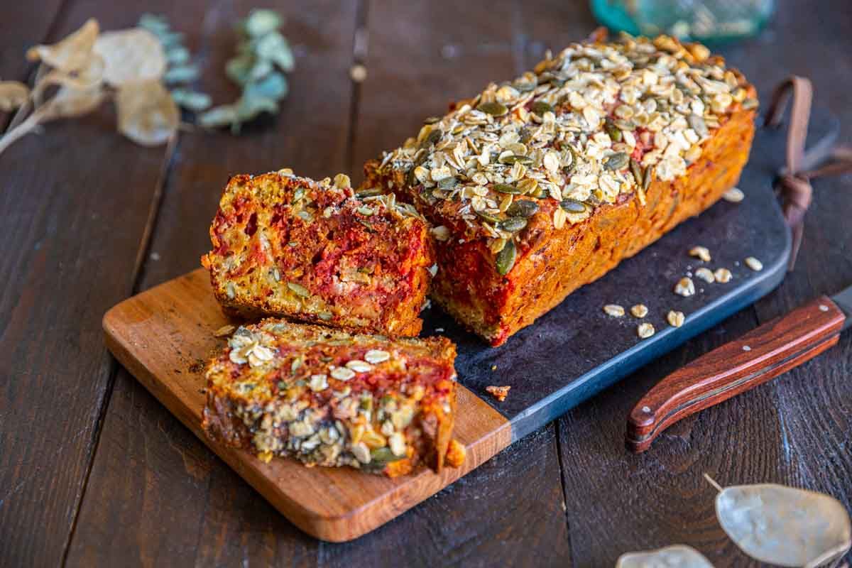 Pain de betterave au chèvre et graines
