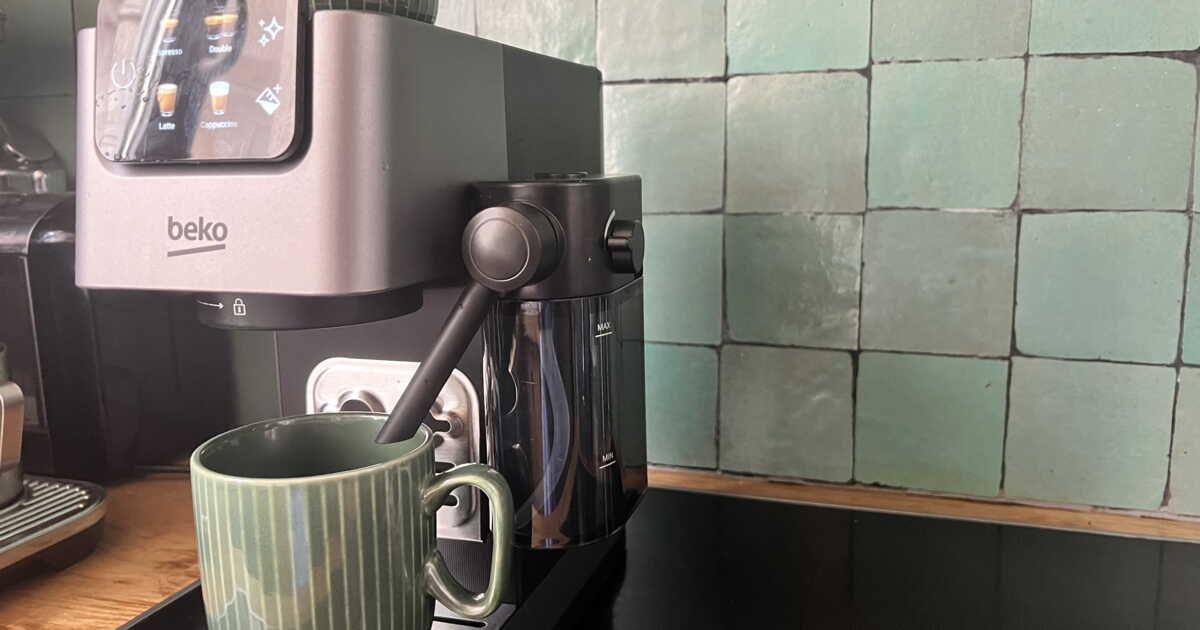Test de la Beko CEP5304X : une machine à café manuelle, intuitive et accessible