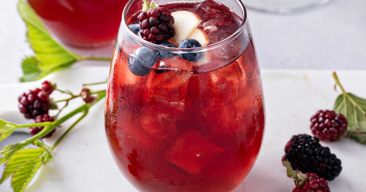 Sangria aux fruits rouges : la recette rafraîchissante pour l'été