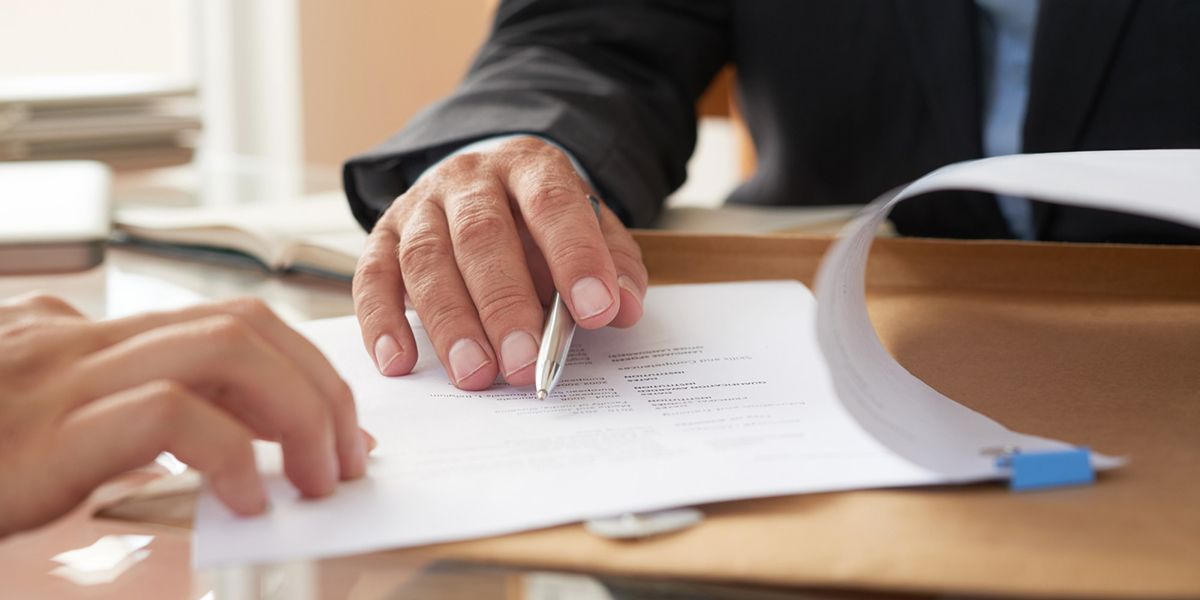Trouver un bon courtier en assurances et crédits : les clés pour éviter les pièges