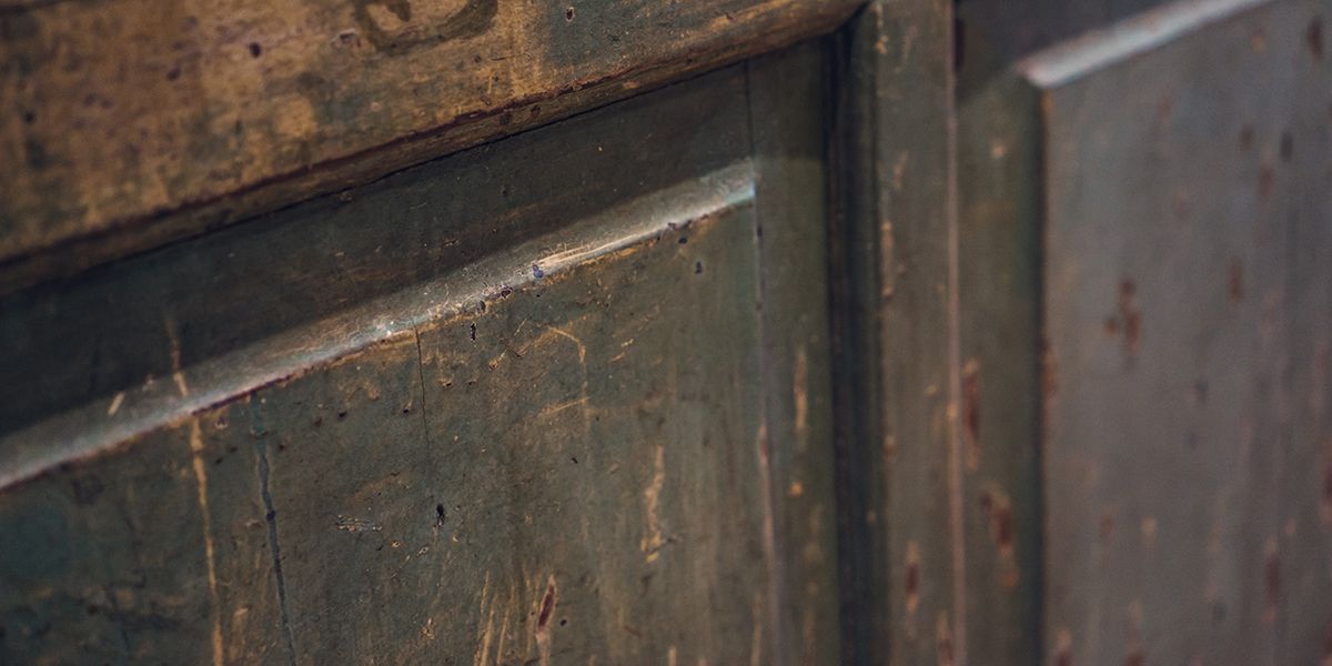 Rajeunir le bois : comment raviver la couleur de vos meubles ?