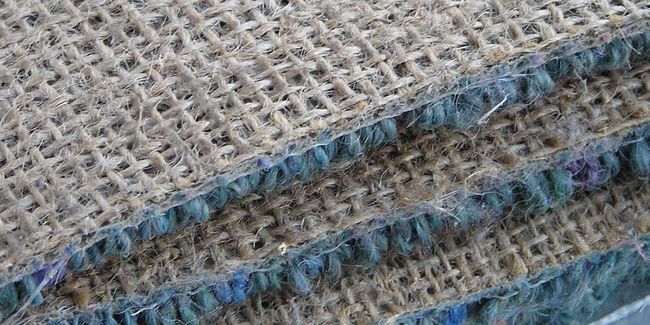 décapez efficacement la colle d'une vieille moquette