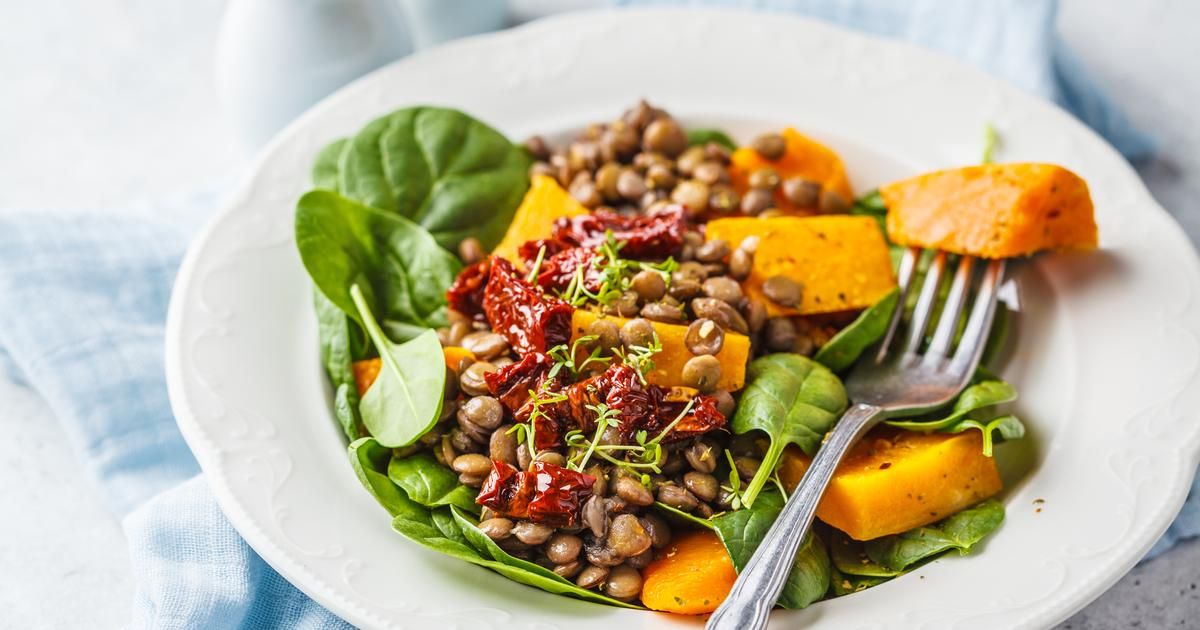 découvrez nos recettes réconfortantes de salades tièdes pour l'hiver