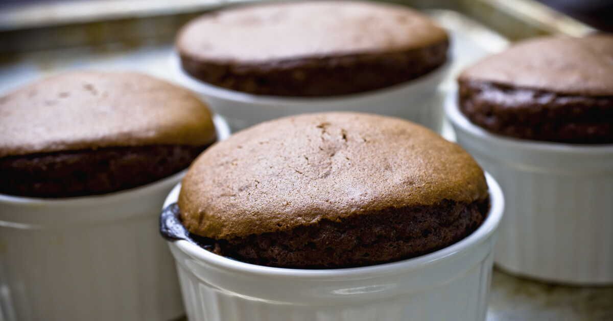 Découvrez le soufflé au chocolat parfait avec les secrets de Simone Zanoni