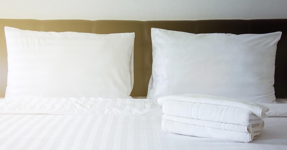 Astuce pour faire disparaître les taches jaunes de votre oreiller et matelas