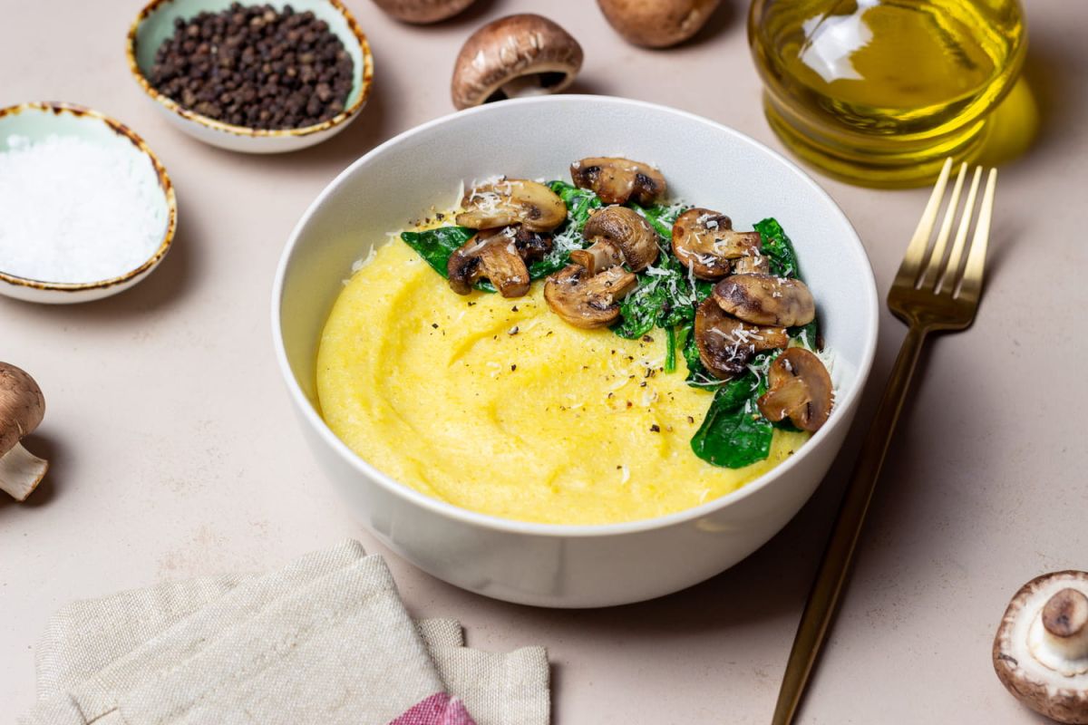 Un ingrédient secret pour une polenta irrésistiblement crémeuse