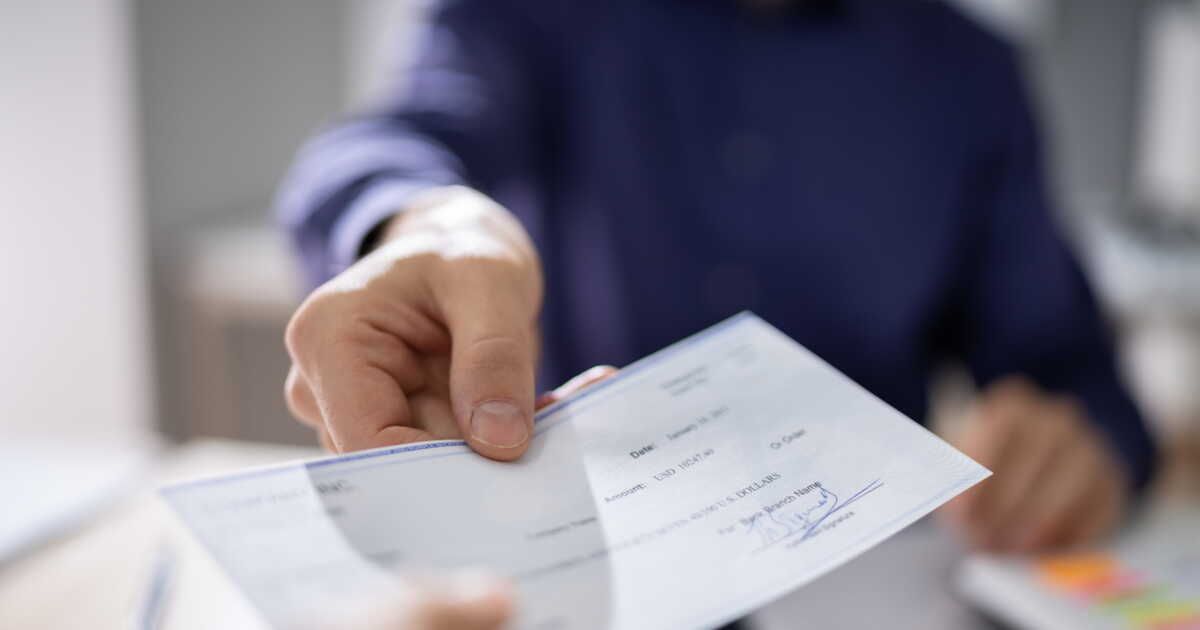 Les délais à respecter pour encaisser un chèque