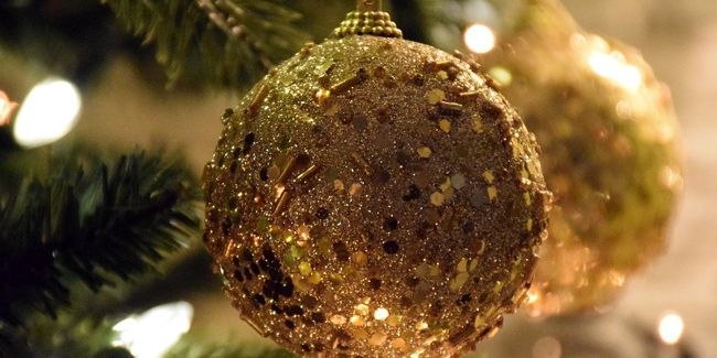Des boules de Noël à personnaliser chez soi