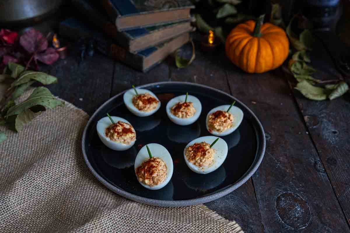 Œufs mimosa façon citrouille pour Halloween