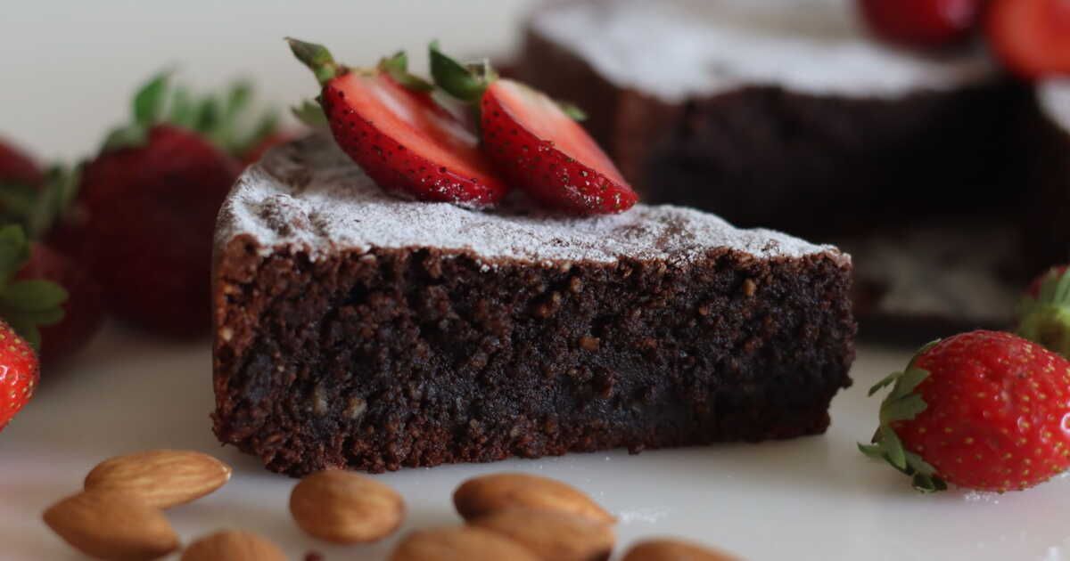 Torta caprese : la recette du gâteau italien au chocolat et aux amandes qui fond en bouche