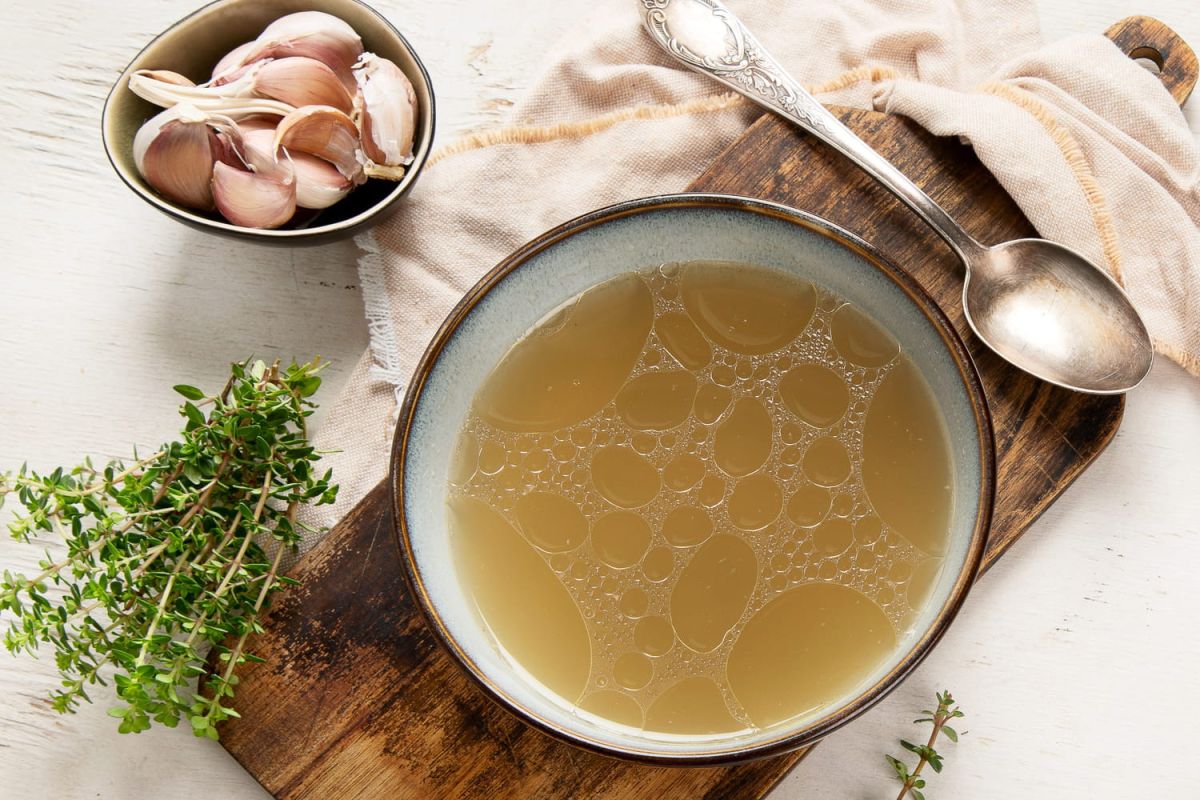 Découvrez le secret d'un bouillon de volaille maison avec Diego Alary